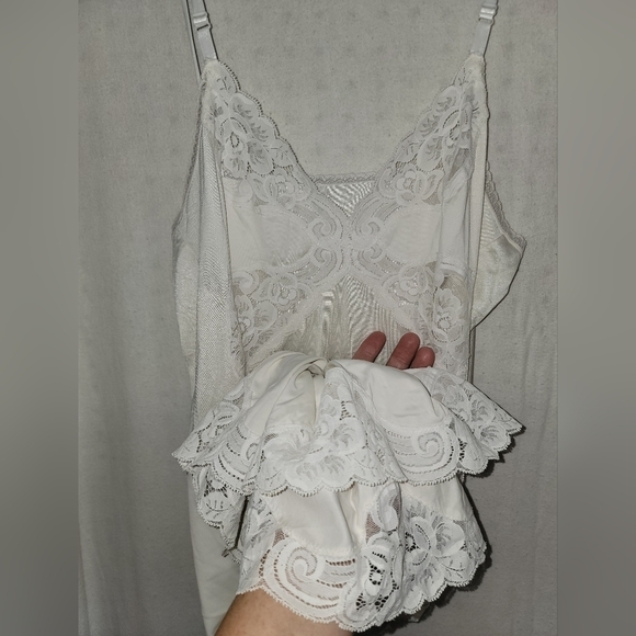 Vintage White slip with lace accents long with adjustable spaghetti straps - Picture 7 of 8